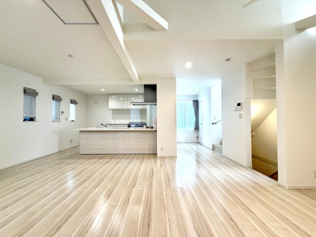 ＜LIBERi リーベリー＞新宿区山吹町　神楽坂生活エリア　中古戸建の居間・リビング
