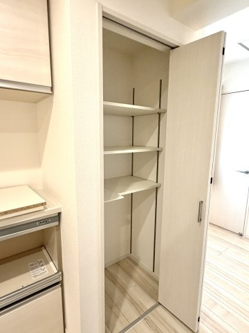 ＜LIBERi リーベリー＞新宿区山吹町　神楽坂生活エリア　中古戸建の収納