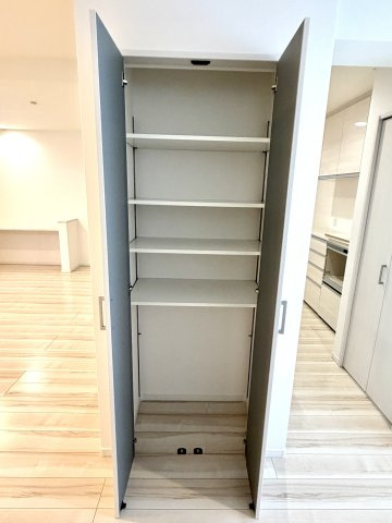 ＜LIBERi リーベリー＞新宿区山吹町　神楽坂生活エリア　中古戸建の収納
