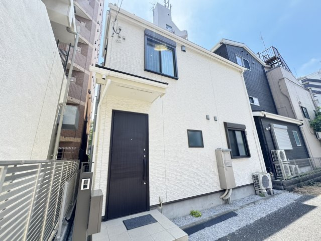 ＜LIBERi リーベリー＞新宿区山吹町　神楽坂生活エリア　中古戸建の外観