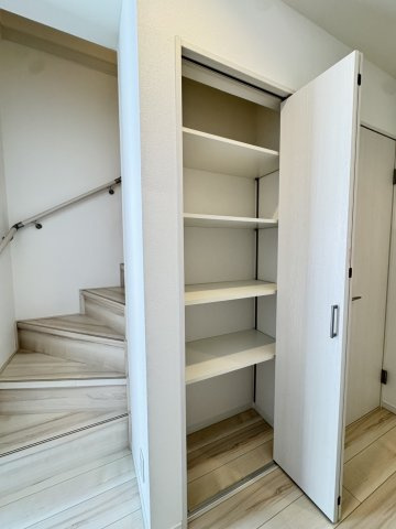 ＜LIBERi リーベリー＞新宿区山吹町　神楽坂生活エリア　中古戸建の収納