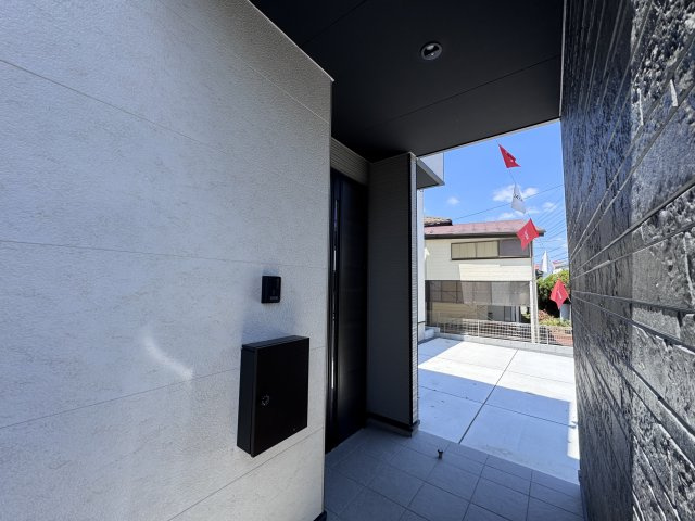 柏市布施新町４丁目新築戸建【富勢東小学校:10分】のエントランス|エントランス・玄関ポーチ