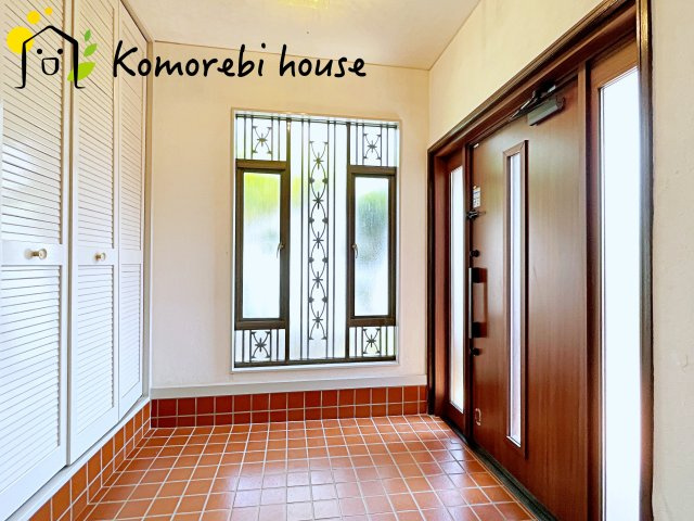 さいたま市見沼区御蔵　中古戸建の玄関|ゆったりとした玄関です