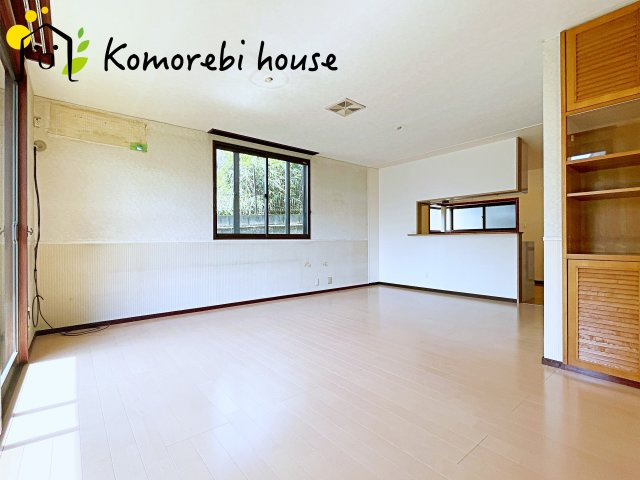さいたま市見沼区御蔵　中古戸建の居間・リビング|ゆったりとした居間です