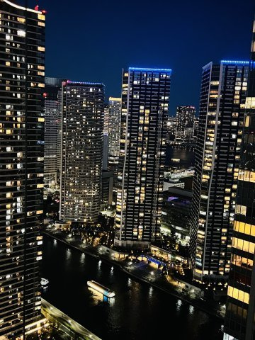 ドゥトゥール方面の眺望です、都心は夜景がきれいなので癒しすら感じます。