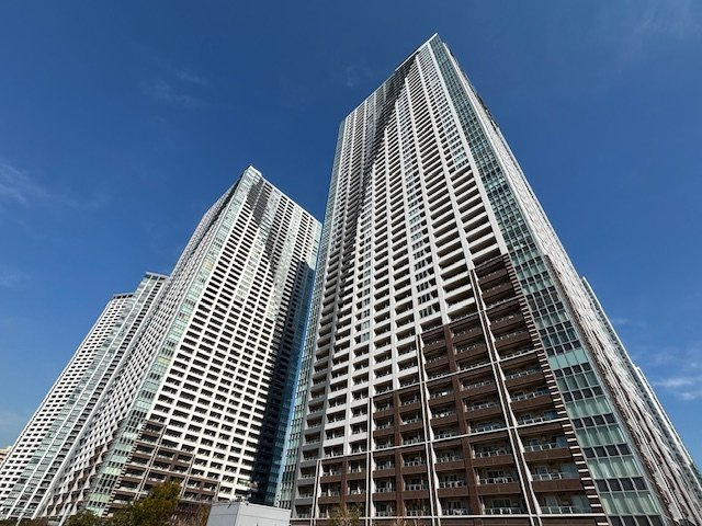 オリックス不動産、住友商事、東急不動産旧分譲／制震構造のタワーマンション／総戸数：1333戸／敷地内にプール、スポーツジム施設を備えた「シーサイドアネックス棟」の利用可能