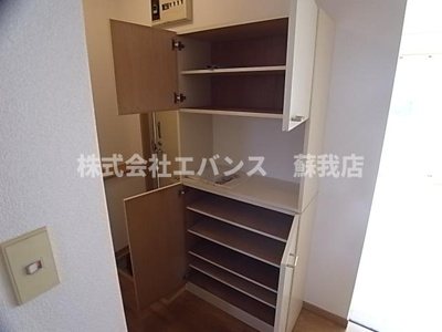 【玄関】 | エステートピア鹿野 | 明るい玄関です