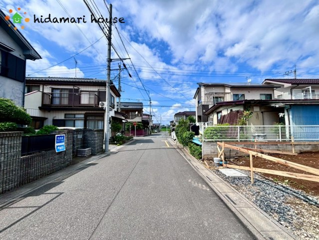 伊奈町大針2期　新築戸建　グラファーレ01の前面道路含む現地写真