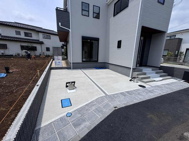 柏市今谷上町新築戸建【光ケ丘小学校:６分】の駐車場|駐車スペース完備