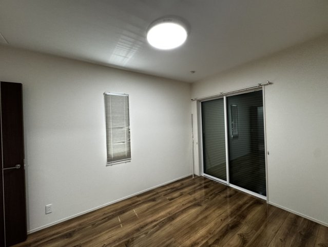 相田174番105の洋室