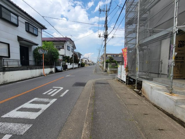 【LIGARE】宇都宮市双葉 第5期 全2棟の前面道路含む現地写真|〇只今建築中〇
全2棟それぞれ個性あふれる内装カラー＆間取りをご用意しております♪
今なら生活スタイルや自分好みに合った建物をお選びいただけます☆
※2026年5月撮影