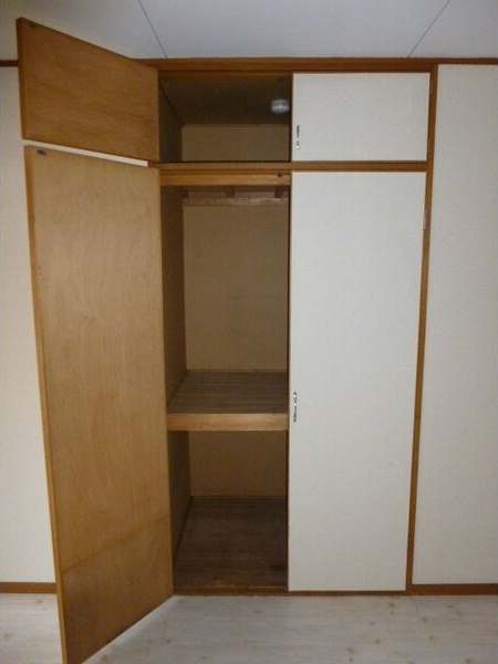 川口ビルの収納