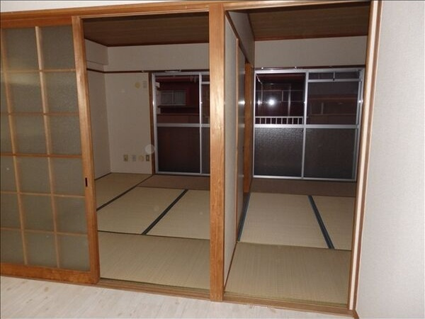 川口ビルの内装