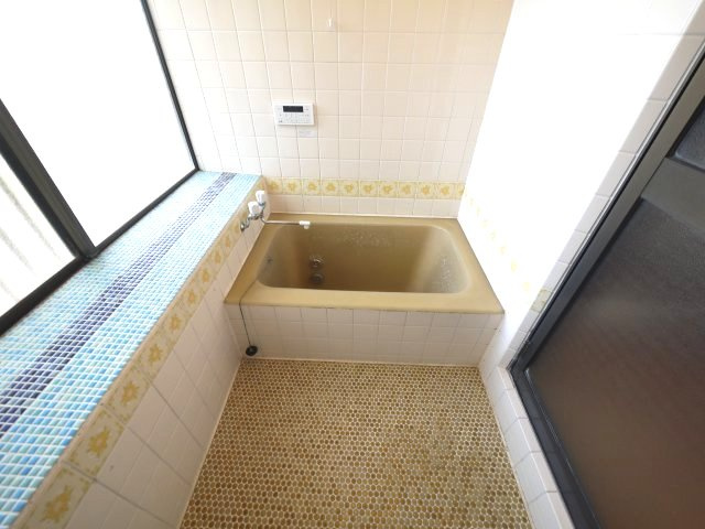 八街市富山　平屋中古戸建の浴室|2LDK平屋　内装リフォーム済み キッチン・洗面台・トイレ新品 駐車2台可能 公営水道