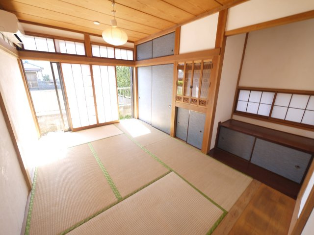 八街市富山　平屋中古戸建の和室|2LDK平屋　内装リフォーム済み キッチン・洗面台・トイレ新品 駐車2台可能 公営水道