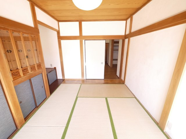 八街市富山　平屋中古戸建の和室|2LDK平屋　内装リフォーム済み キッチン・洗面台・トイレ新品 駐車2台可能 公営水道