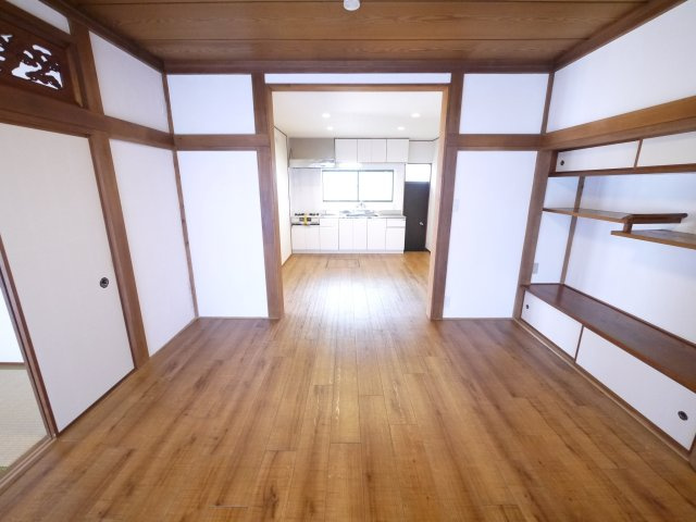 八街市富山　平屋中古戸建の洋室|2LDK平屋　内装リフォーム済み キッチン・洗面台・トイレ新品 駐車2台可能 公営水道