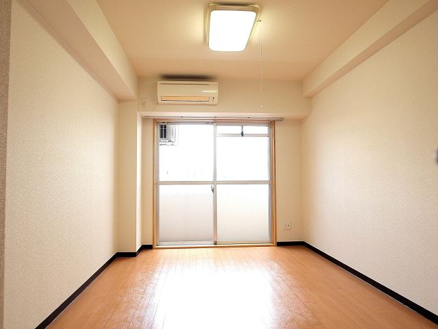 クレド桜川の洋室