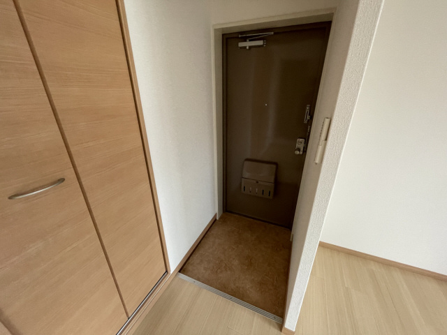 シティライフ稗原の玄関