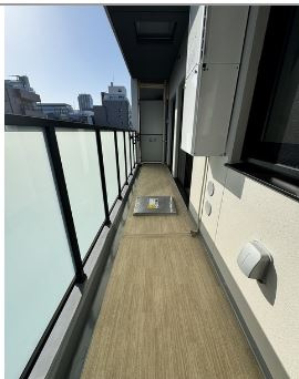 OPEN RESIDENCIA御徒町のバルコニー
