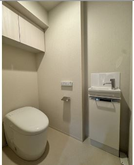 OPEN RESIDENCIA御徒町のトイレ