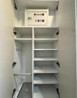 OPEN RESIDENCIA御徒町の玄関