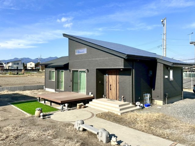【中古戸建】高崎市金古町の外観|■外観|シンプルで洗練されたデザインは住まう人の色に染まり、個性を映し出します♪本日見学可能(*＾＾*)