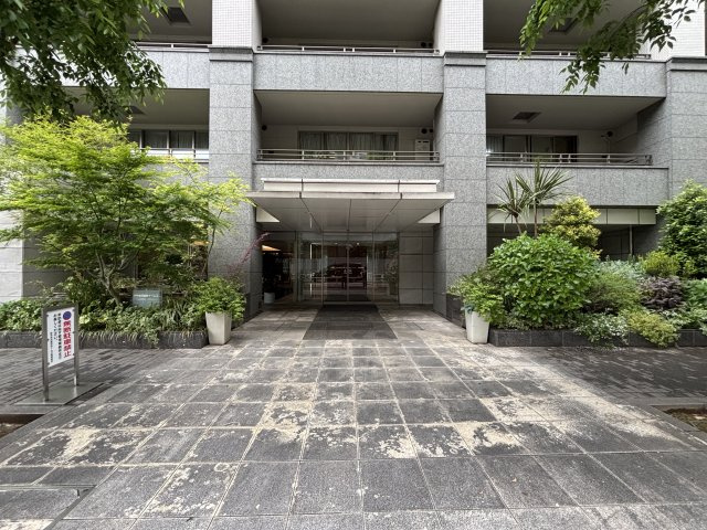 麻布市兵衛町ホームズのエントランス