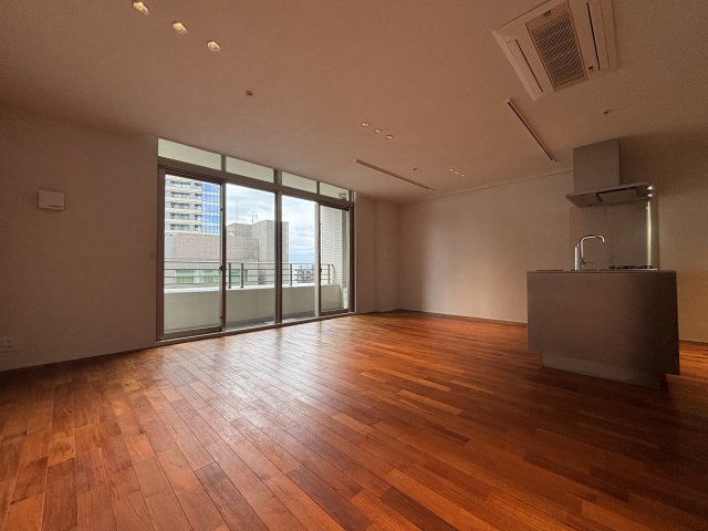 麻布市兵衛町ホームズの居間・リビング