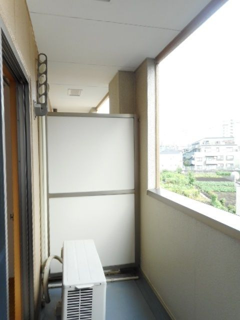 相模原市中央区東淵野辺３丁目の賃貸マンションのバルコニー