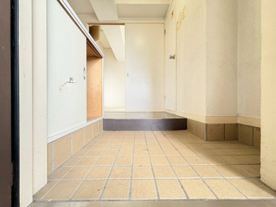 【玄関】 | メゾン南桜塚