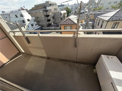 【バルコニー】 | Bris板橋志村 | 開放的で明るい空間を演出してくれるバルコニーです