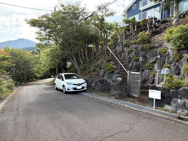 商談中　贅沢な眺望を独り占め　あかざわ恒陽台の2SLDKの駐車場