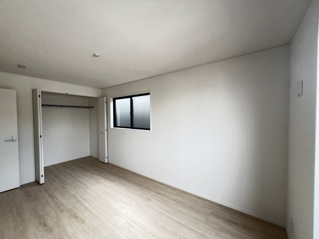 大和高田市築山第５の寝室|洋室7帖　クローゼット付き