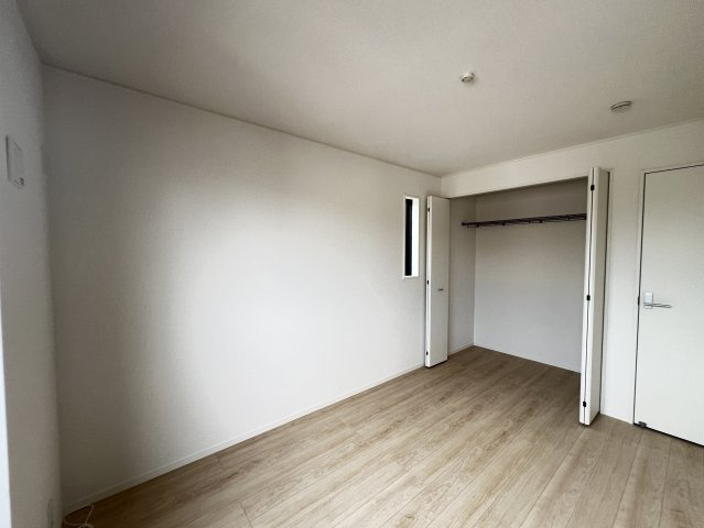 大和高田市築山第５の子供部屋|洋室6帖　クローゼット付き