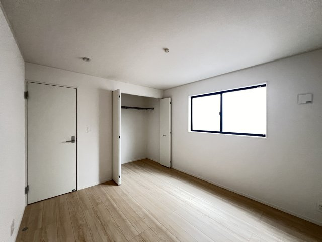 大和高田市築山第５の洋室|洋室7.5帖　クローゼット付き