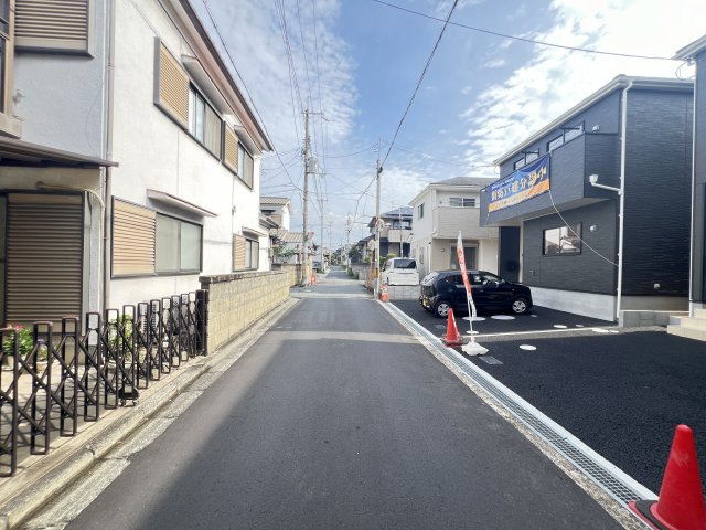 大和高田市築山第５の前面道路含む現地写真