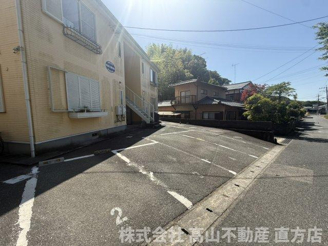 WIRA MISHAの駐車場