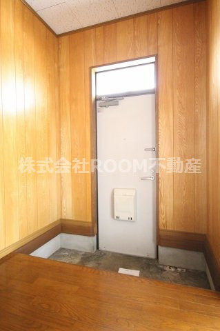鮫島貸家の玄関|明るい玄関です