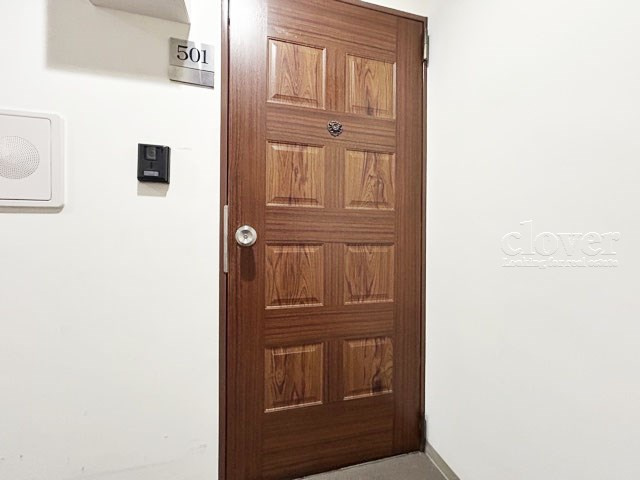【その他共用部分】 | ストーク池袋 | 皆様をお迎えする、お部屋の玄関ドア。開けやすさや開放角度、ドアノブの操作しやすさや鍵の形状などを、現地で一度ご確認ください。～即日のご見学可能～　お問合せはお気軽にどうぞ。
