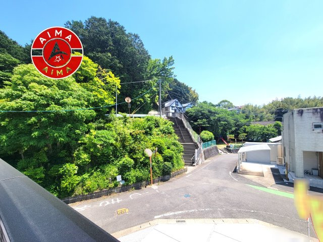 太宰府市石坂2丁目第1-2棟（2号棟）　の展望|窓から緑が見える物件も魅力的です。