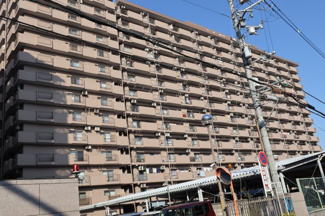 【外観】 | スーパーや病院、コンビニが徒歩圏内！生活利便性が高いマンションです♪