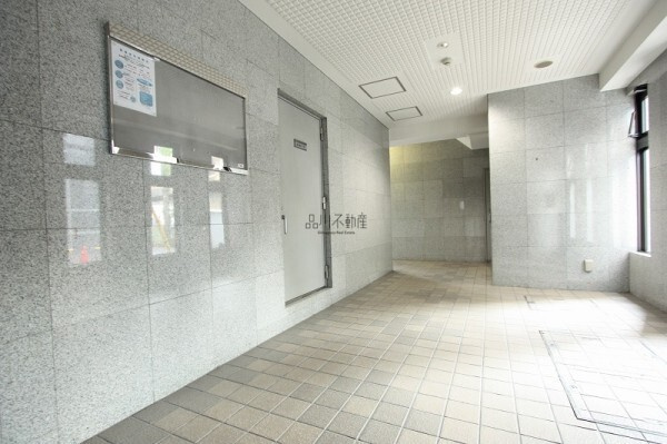 セザール池田山のロビー|毎日通るロビーはこのようになっています