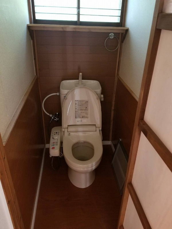 東野田戸建のトイレ