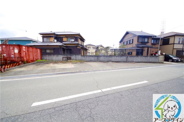 サンヴェール春日の駐車場|※類似写真