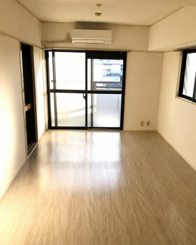 おおきに長堀橋鰻谷北サニーアパートメントの洋室