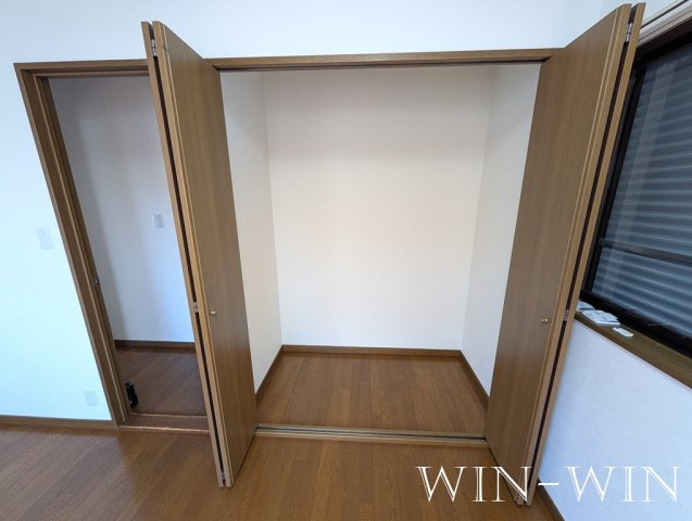 東脇戸建ての収納