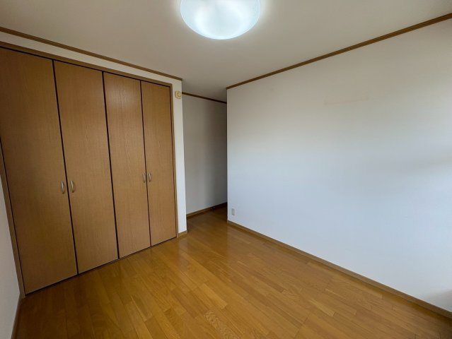須磨区川上町１丁目　中古戸建ての洋室|スタンダードな洋室です