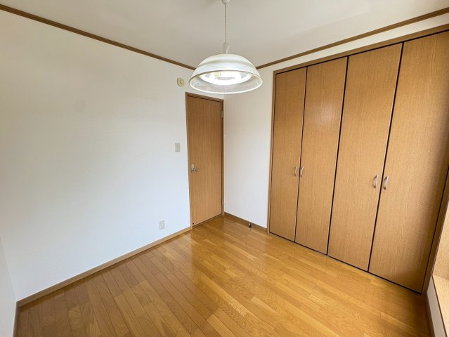 須磨区川上町１丁目　中古戸建ての洋室|洋室です