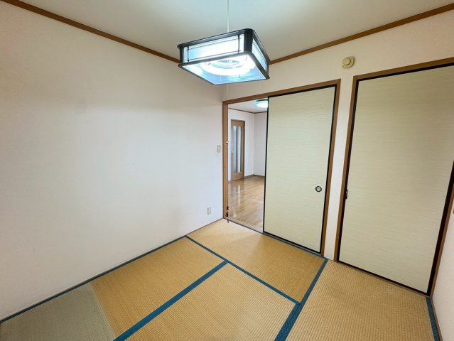 須磨区川上町１丁目　中古戸建ての和室|落ち着いた雰囲気の和室付きです